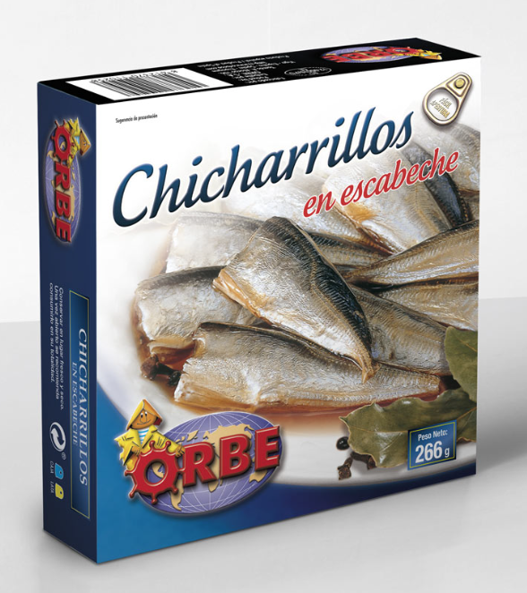 Ensalada Mediterránea con chicharrillas en conserva y ensaladilla a la jardinera.